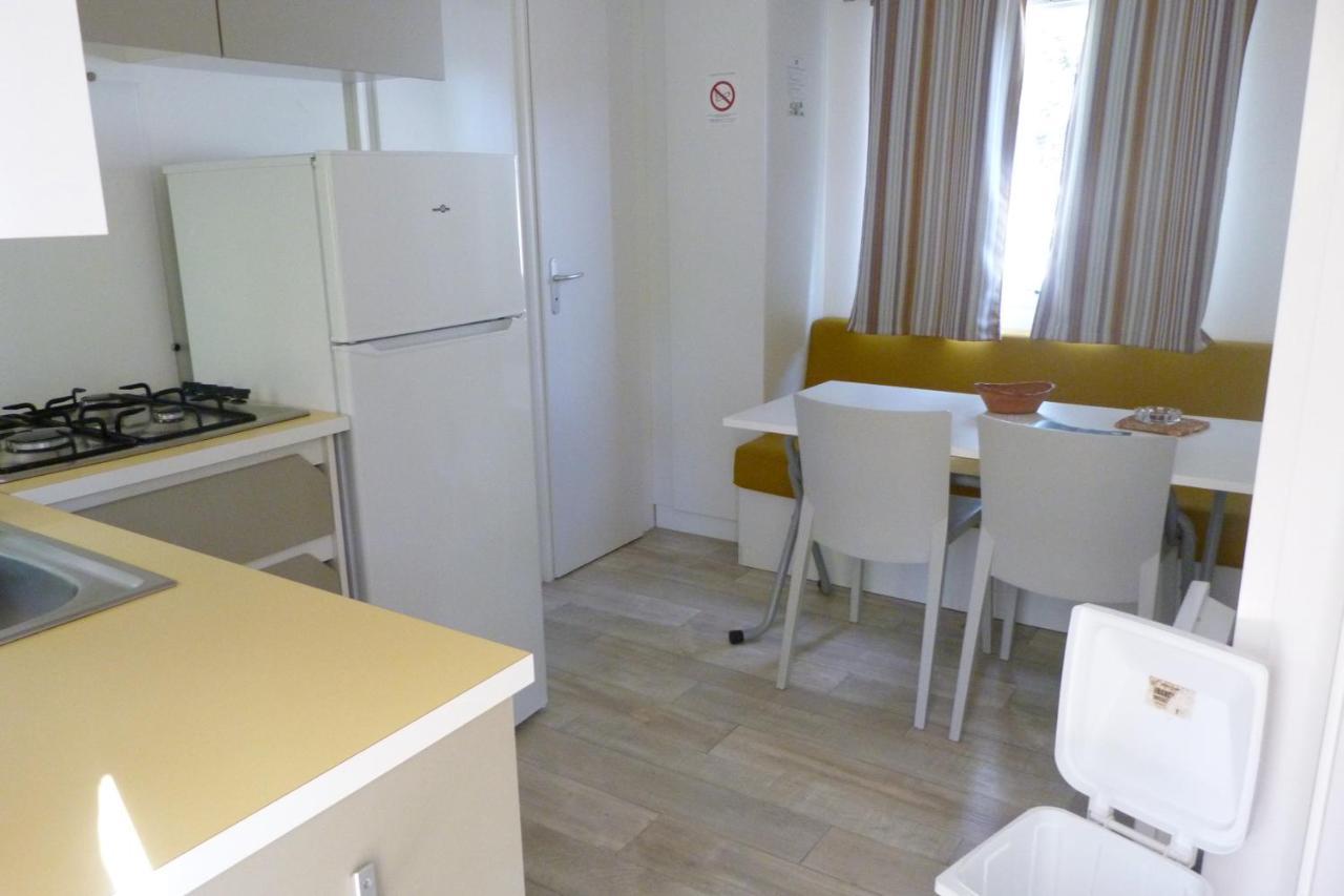 Camping L'Eau Vive Hotel Dauphin Ngoại thất bức ảnh