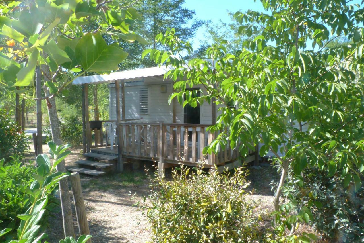 Camping L'Eau Vive Hotel Dauphin Ngoại thất bức ảnh