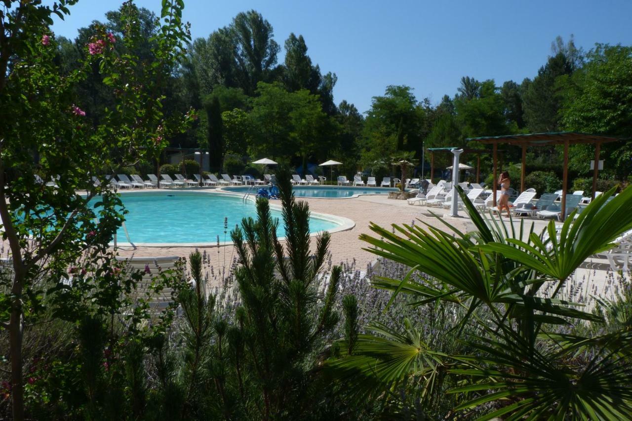 Camping L'Eau Vive Hotel Dauphin Ngoại thất bức ảnh