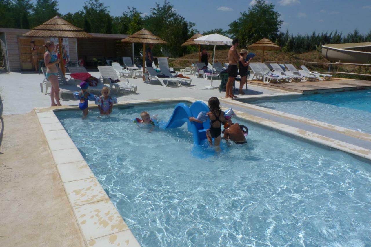 Camping L'Eau Vive Hotel Dauphin Ngoại thất bức ảnh