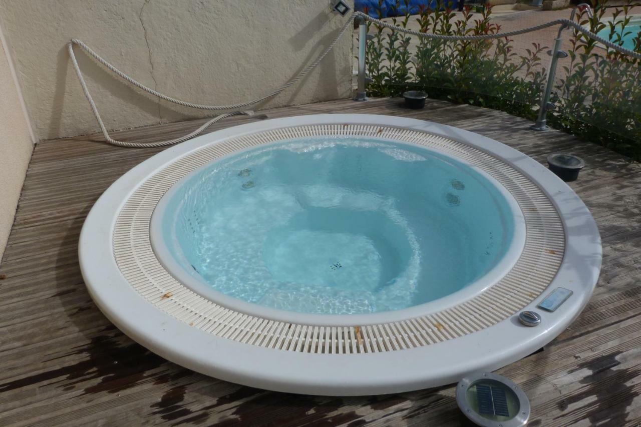 Camping L'Eau Vive Hotel Dauphin Ngoại thất bức ảnh