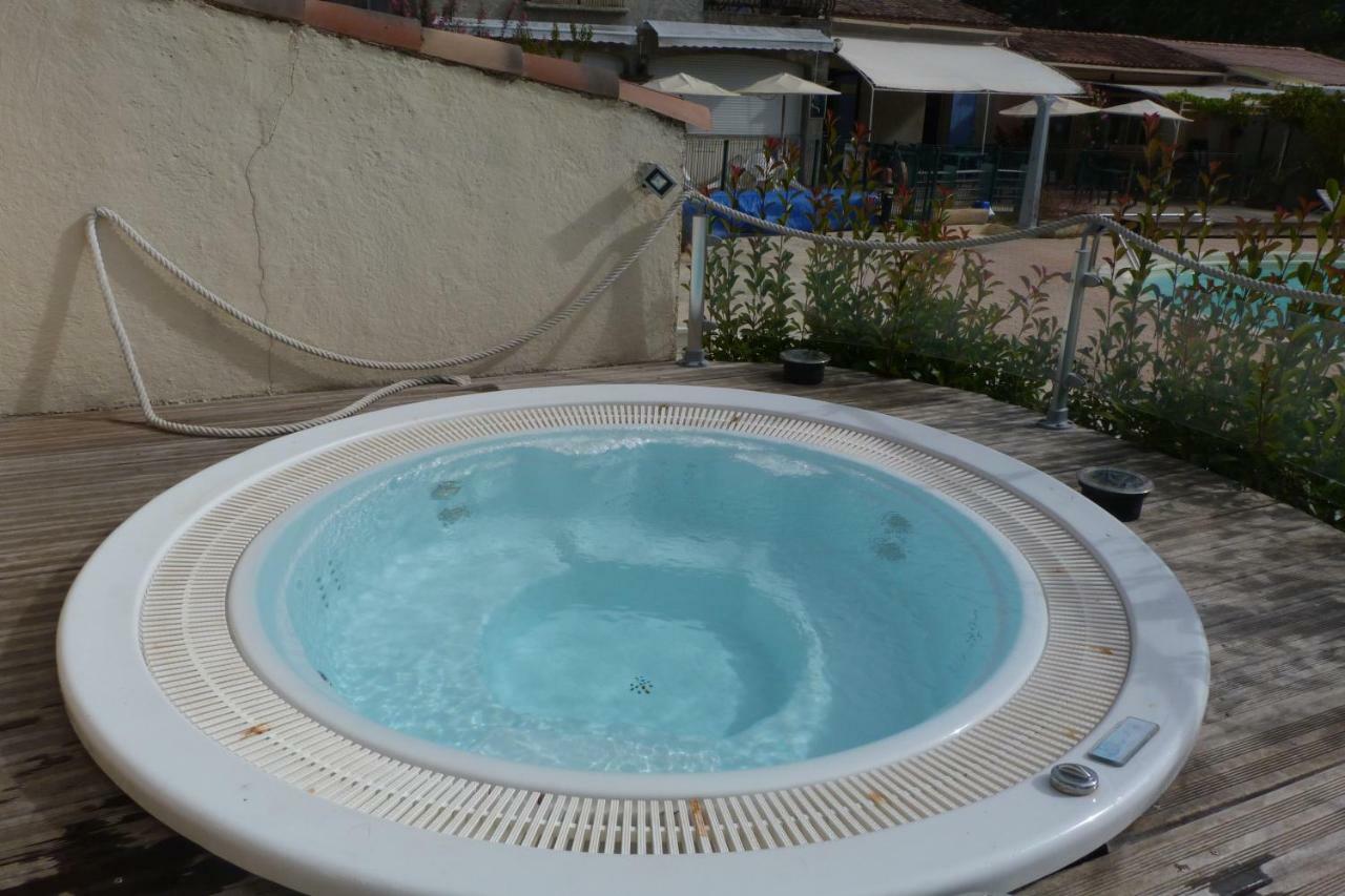 Camping L'Eau Vive Hotel Dauphin Ngoại thất bức ảnh